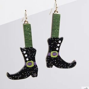 🆕️🧙‍♀️🎃WITCH BOOT HANGING EARRINGS🎃🧙‍♀️